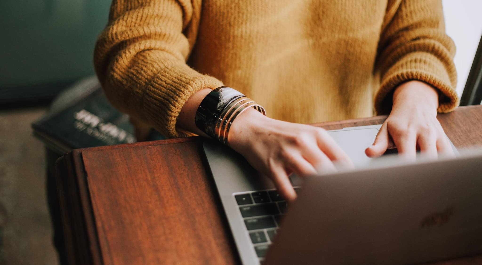 Księgowość online a biuro rachunkowe online - co wybrać?